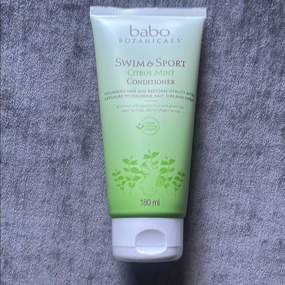 Pastel Green Hair Conditioner with White Cap and Natural Design
